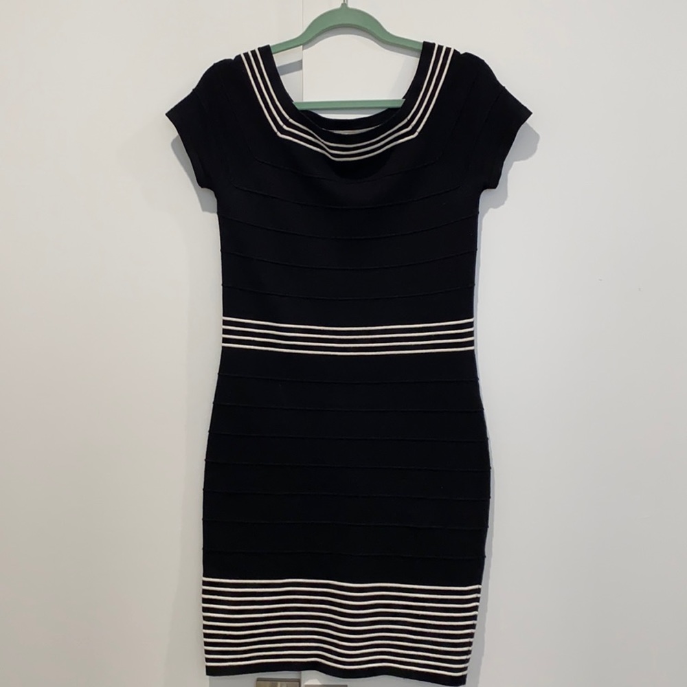 MAX STUDIO body con short cap sleeve dress